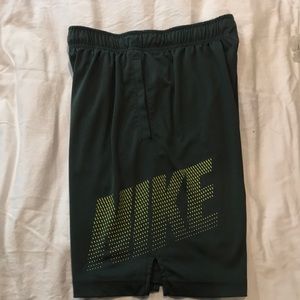 Nike Dri-Fit green shorts boys size Large